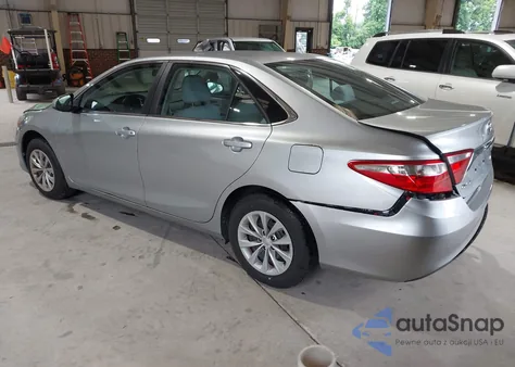 2016 Toyota Camry Le z USA, uszkodzony, nr VIN 4T1BF1FK4GU251026